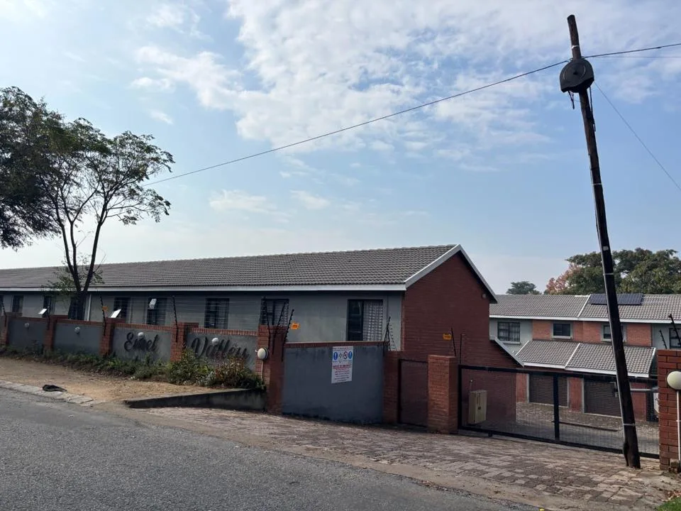 3 Bedroom Townhouse to rent in Ferndale
