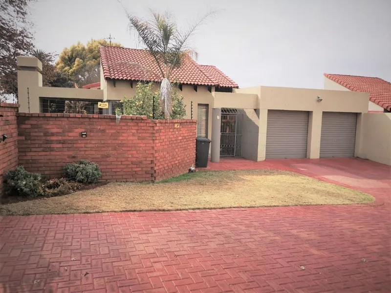 3 Bedroom Townhouse to rent in Bergsig