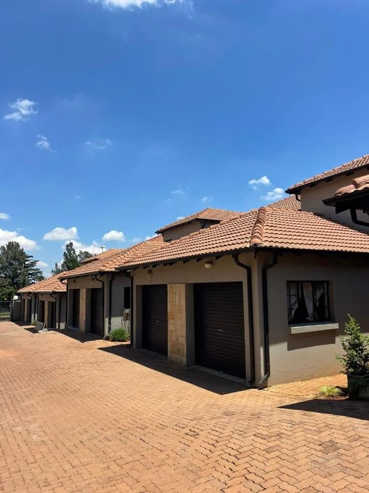 3 Bedroom Apartment / flat to rent in Bedfordview