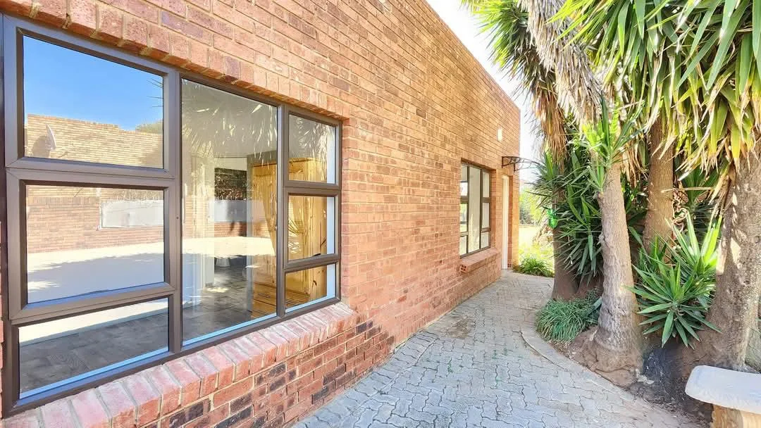 2 Bedroom Apartment / flat to rent in Riversdale