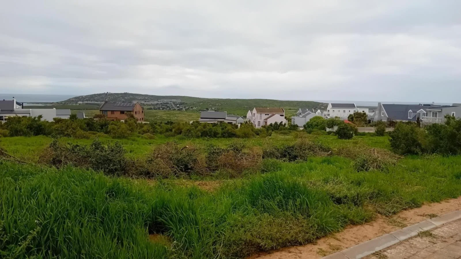 612 m² Land available in Hoogland