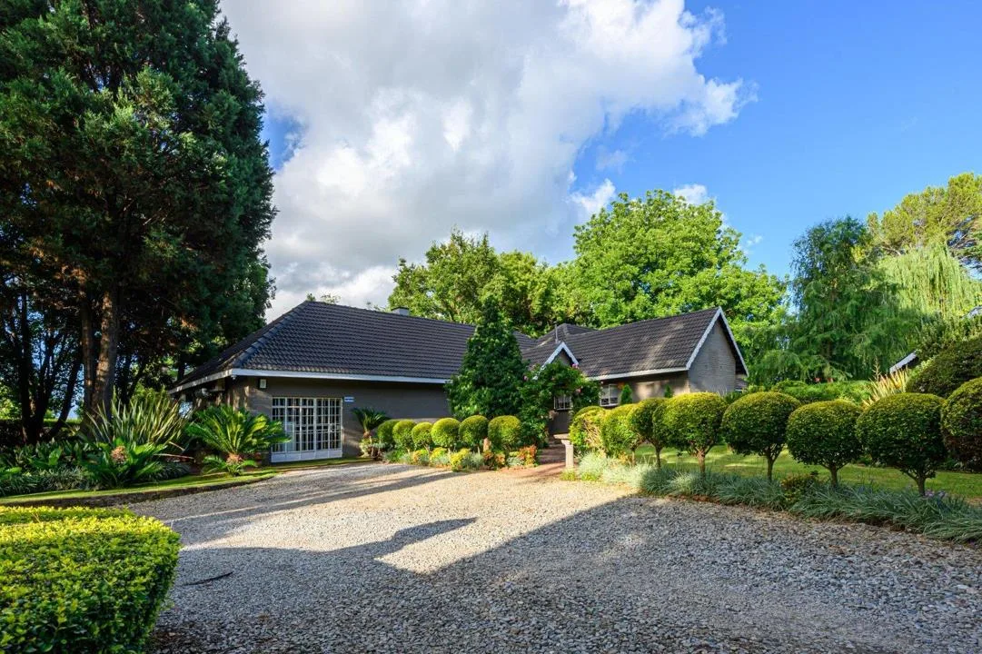 4 Bedroom House for sale in Van Der Hoff Park