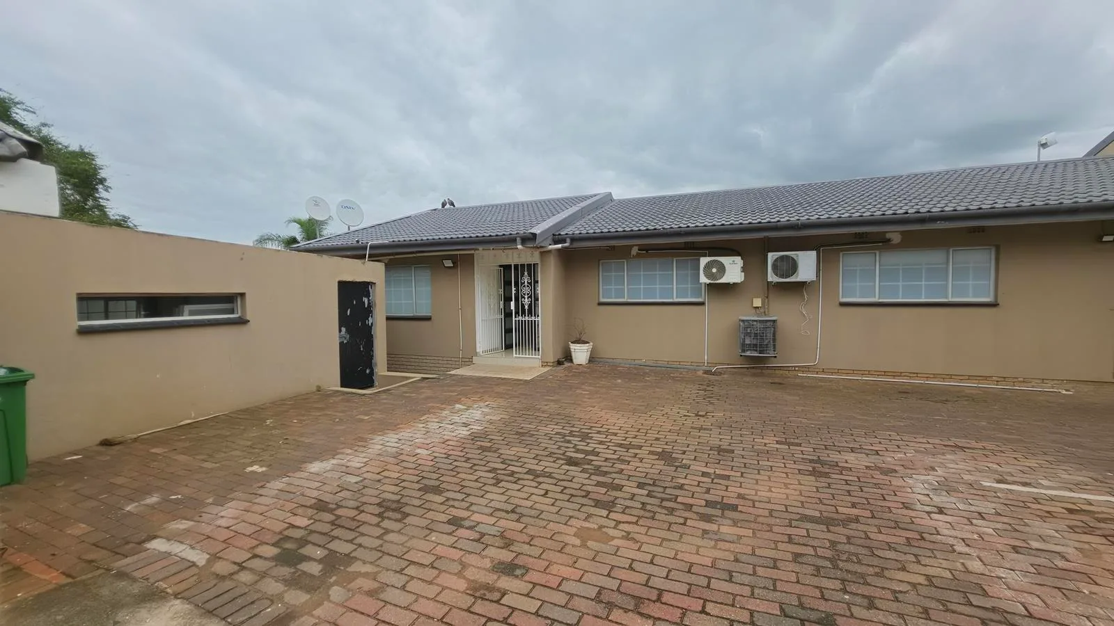 Property to rent in Musgrave