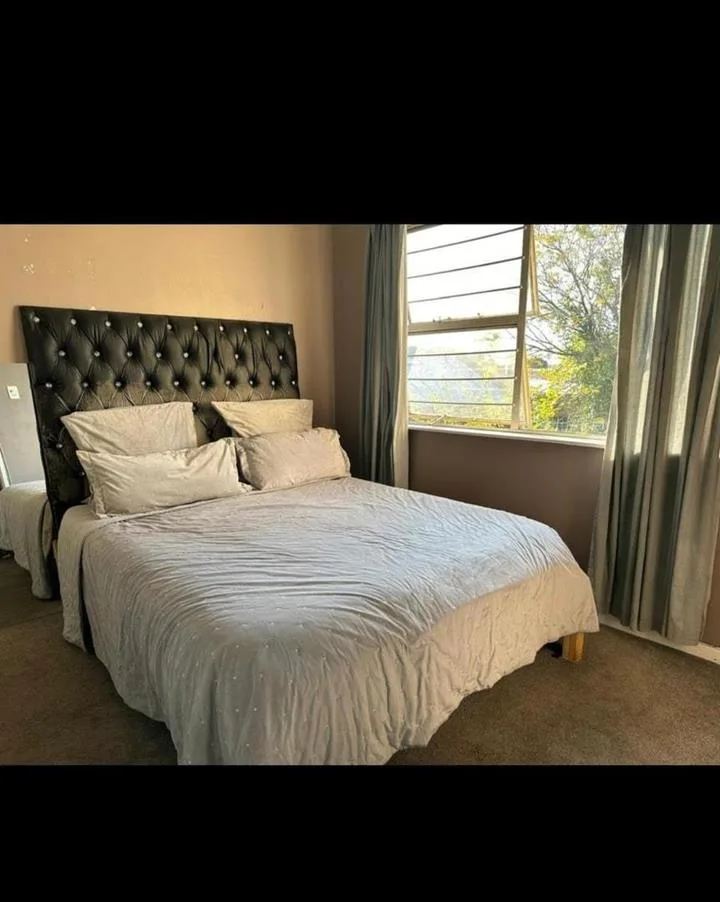 4 Bedroom Townhouse to rent in Corlett Gardens