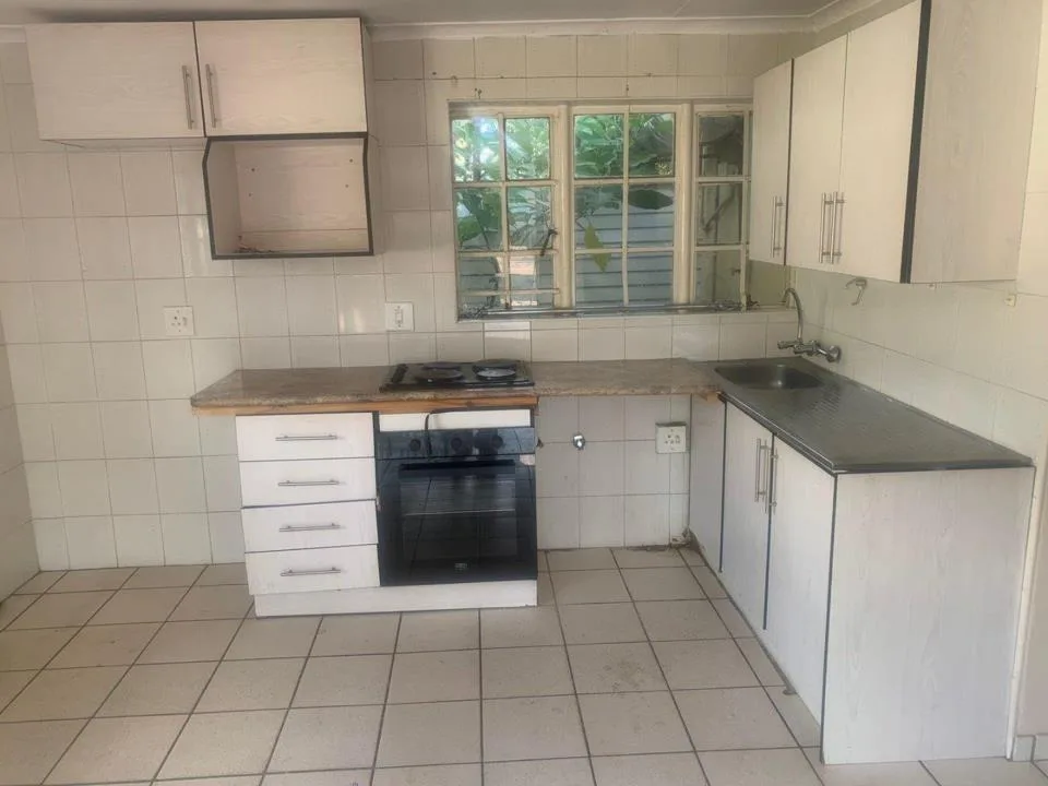 1 Bedroom Apartment / flat to rent in Crown Gardens