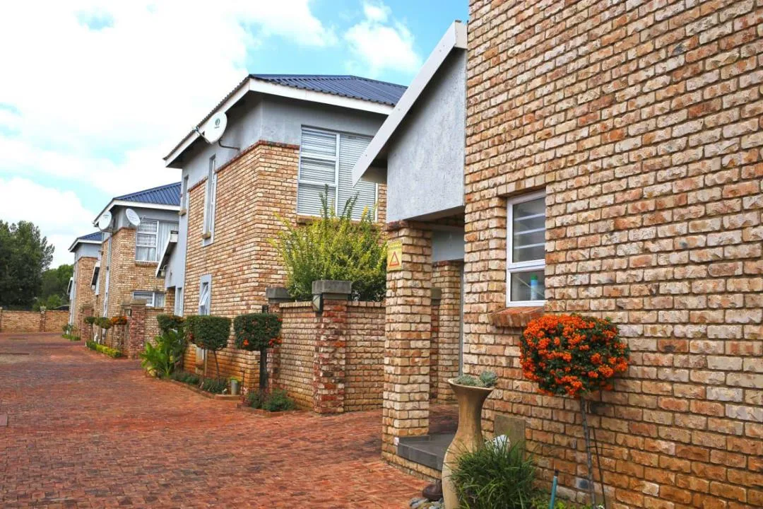 2 Bedroom Townhouse for sale in Miederpark
