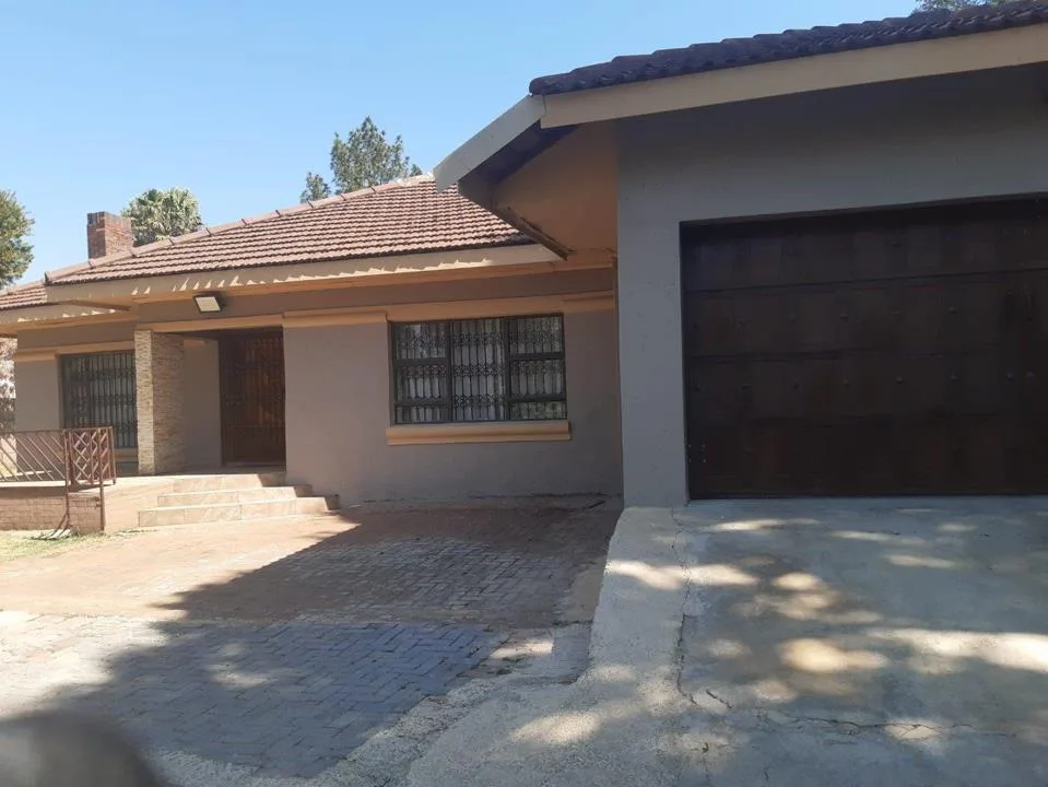 4 Bedroom House to rent in Mondeor