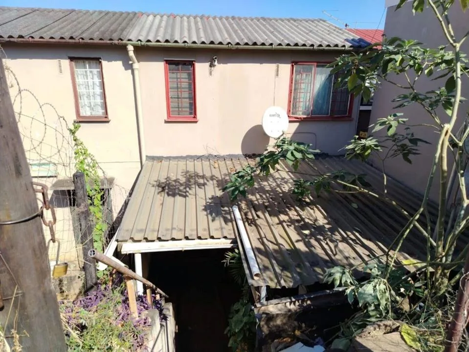 2 Bedroom House for sale in Phoenix Industrial