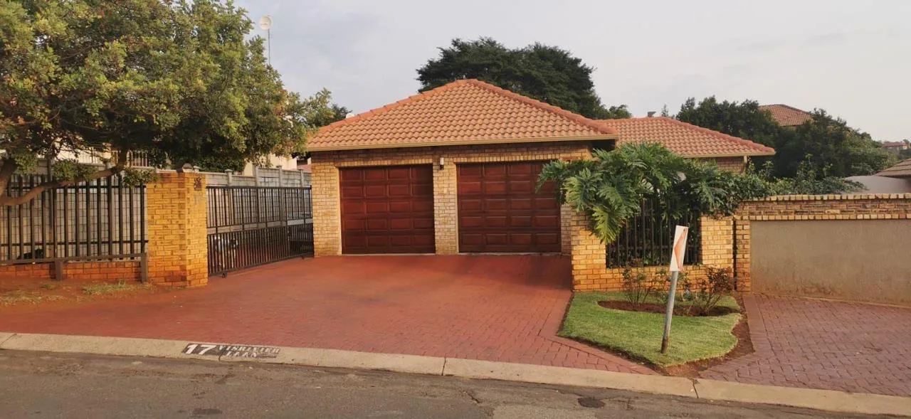 3 Bedroom House for sale in Safari Gardens