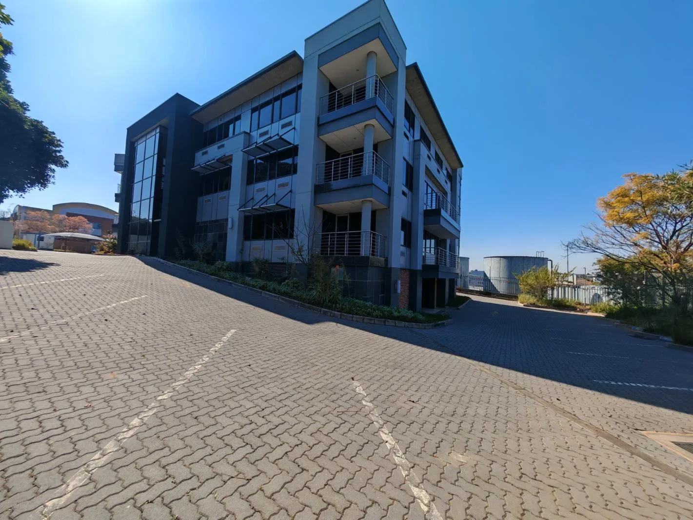 1 662 m² Commercial space in Randjespark