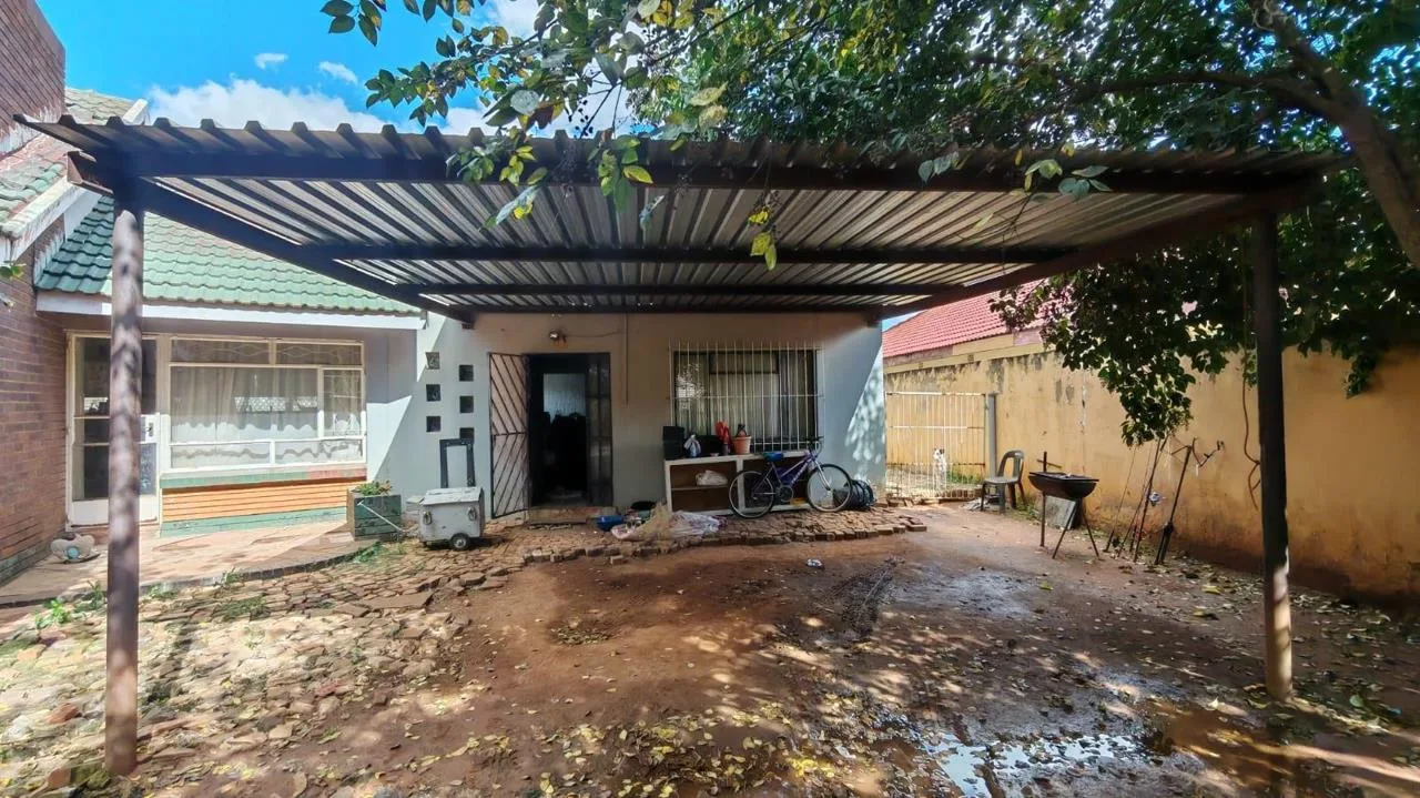 3 Bedroom House to rent in Risiville