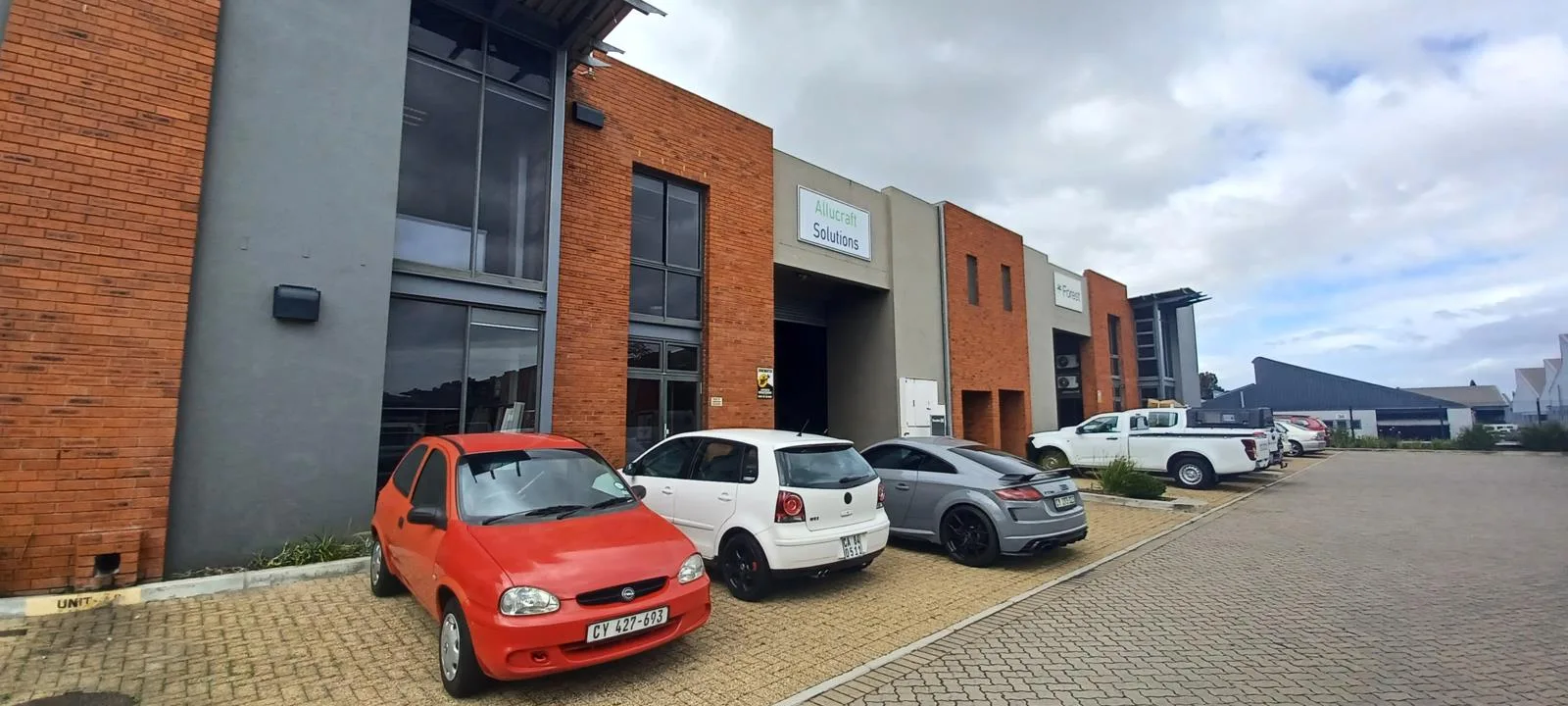 449 m² Industrial space in Stikland Industrial