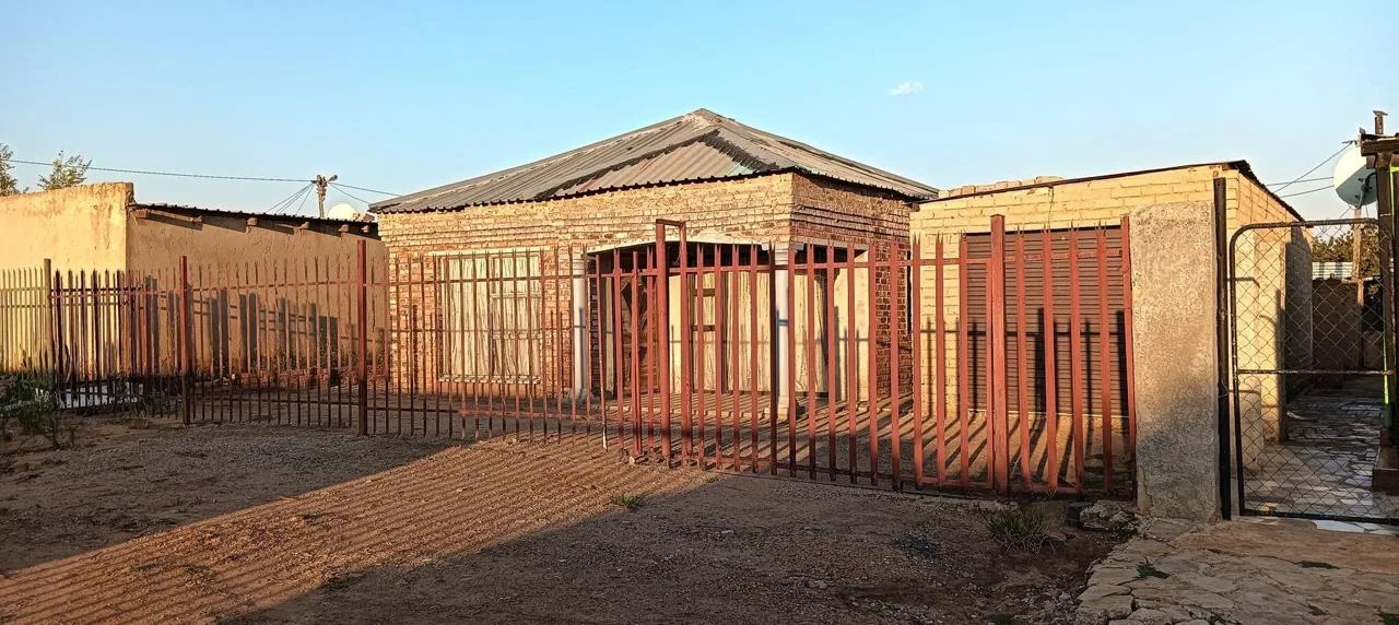 3 Bedroom House for sale in Ikageng