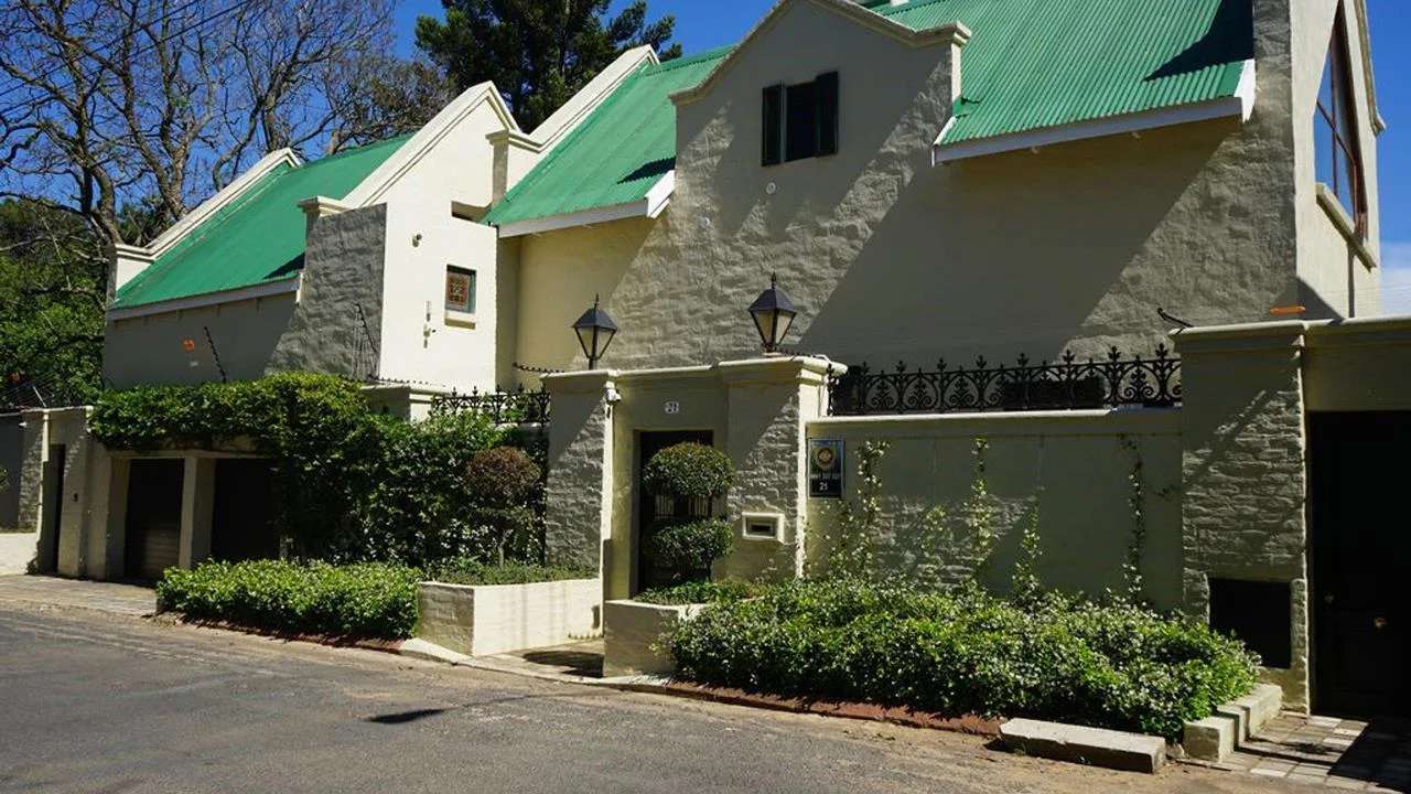 2 Bedroom House to rent in Parktown North