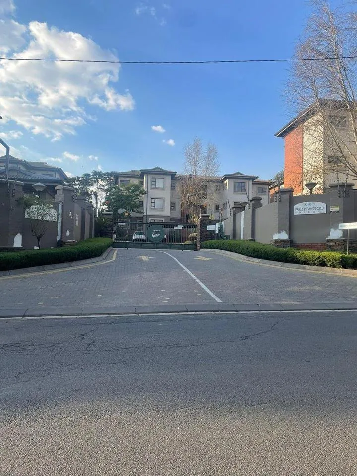 2 Bedroom Apartment / flat to rent in Randburg Central