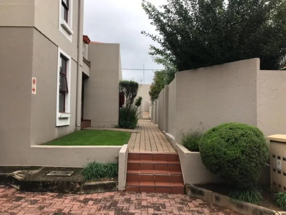 2 Bedroom Apartment / flat to rent in Bryanston