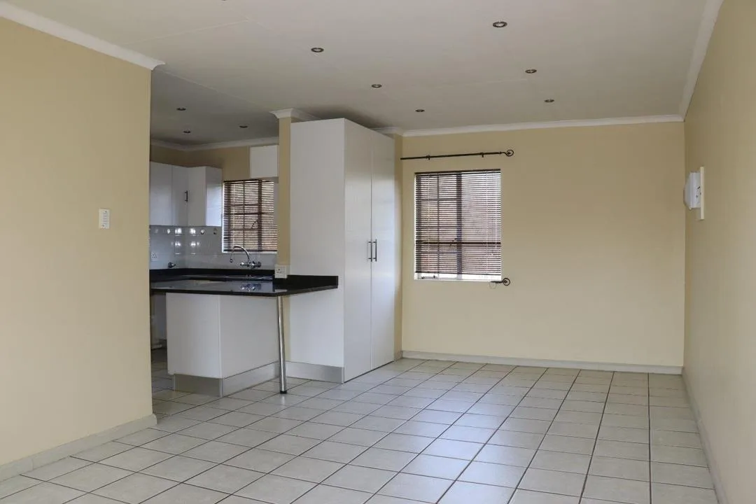 2 Bedroom Apartment / flat to rent in Die Hoewes