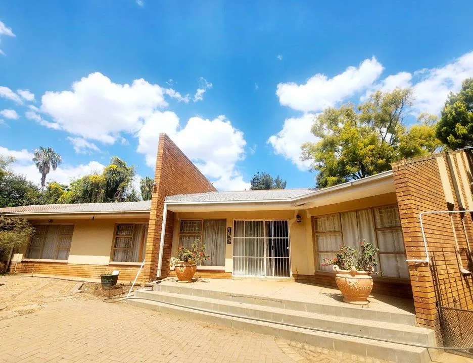 3 Bedroom House for sale in Wilkoppies