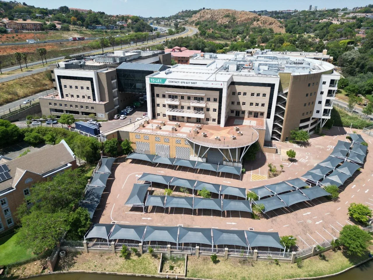 22 245 m² Commercial space in Constantia Kloof