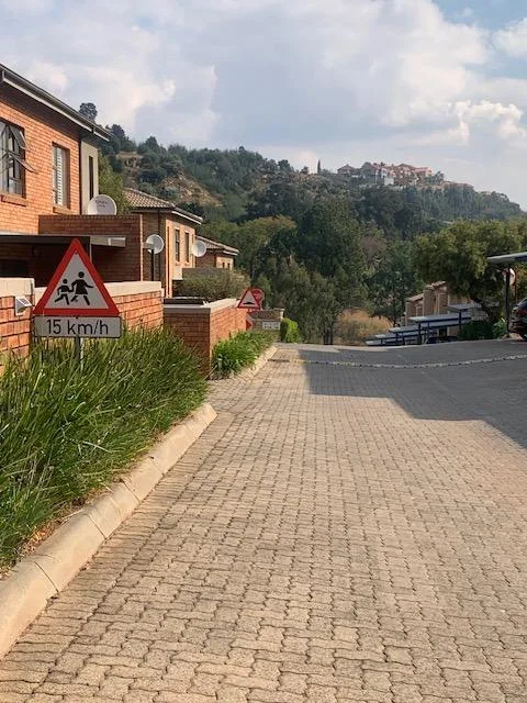 2 Bedroom Townhouse to rent in Helderkruin