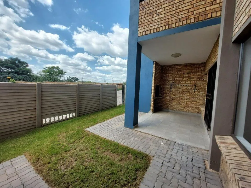 2 Bedroom Apartment / flat to rent in Raslouw