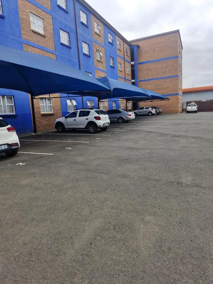 2 Bedroom Apartment / flat to rent in Edenvale Central