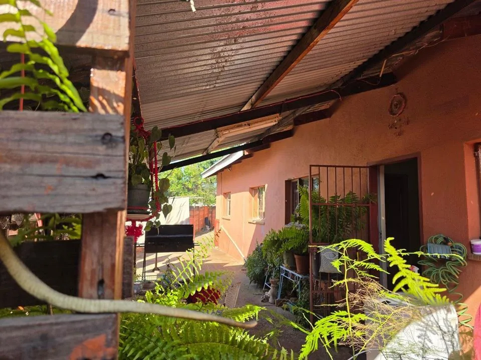 3 Bedroom House for sale in Mooinooi
