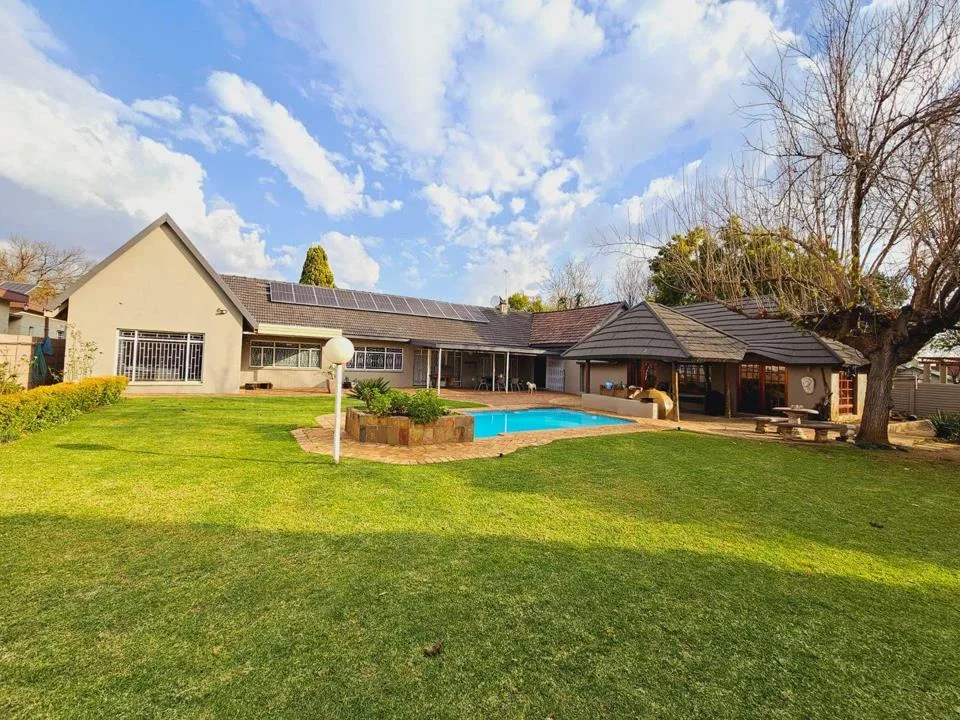 4 Bedroom House for sale in Baillie Park