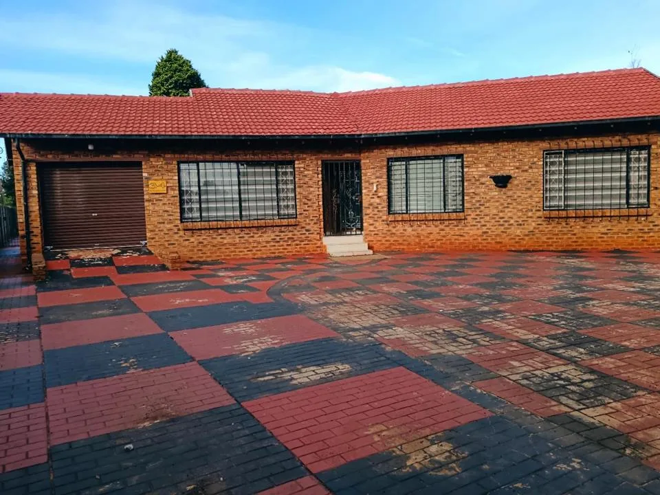 3 Bedroom House to rent in Dawn Park