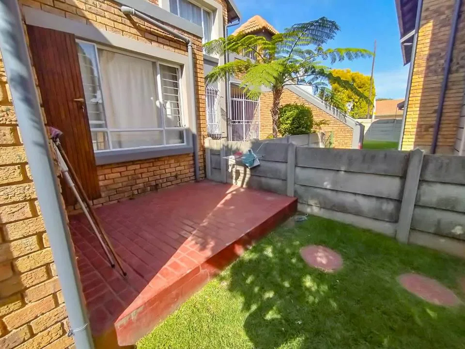 2 Bedroom Townhouse to rent in Glen Marais