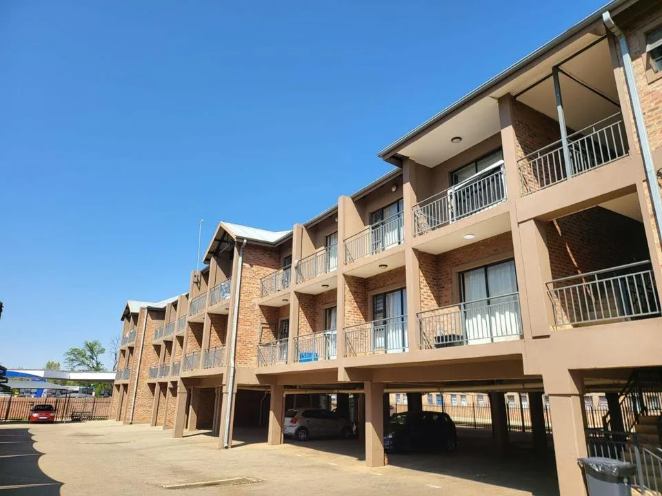 2 Bedroom Apartment / flat for sale in Van Der Hoff Park