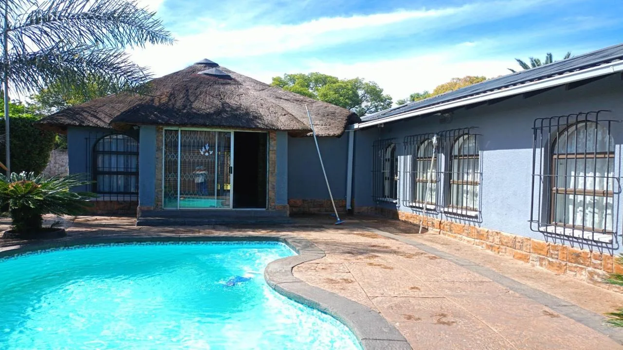 3 Bedroom House to rent in Crystal Park