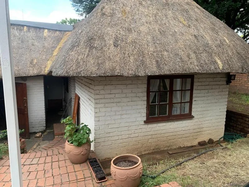 1 Bedroom House to rent in Bryanston
