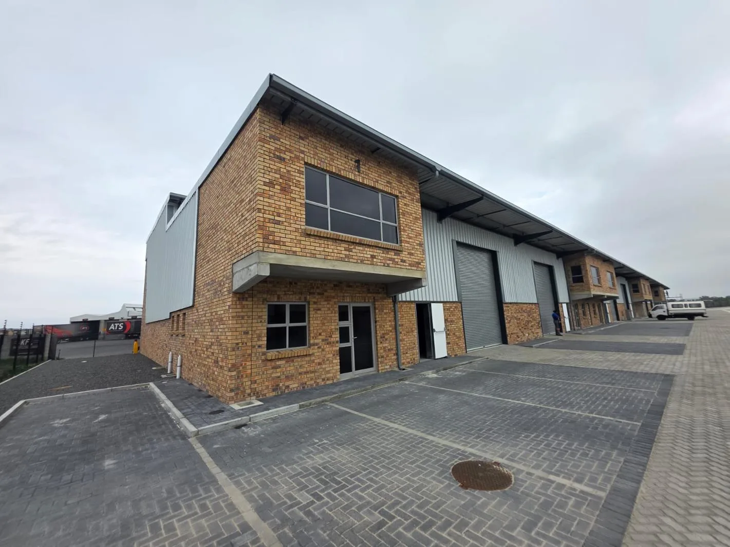 462 m² Industrial space in Somerset West Central