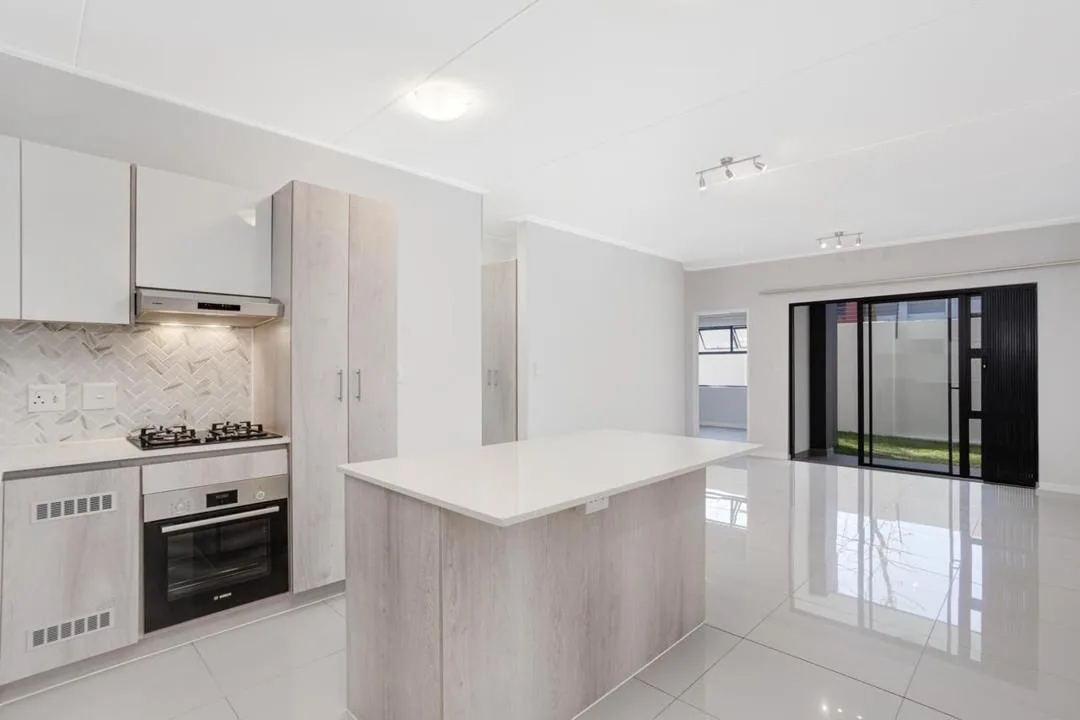 2 Bedroom Apartment / flat to rent in Bryanston