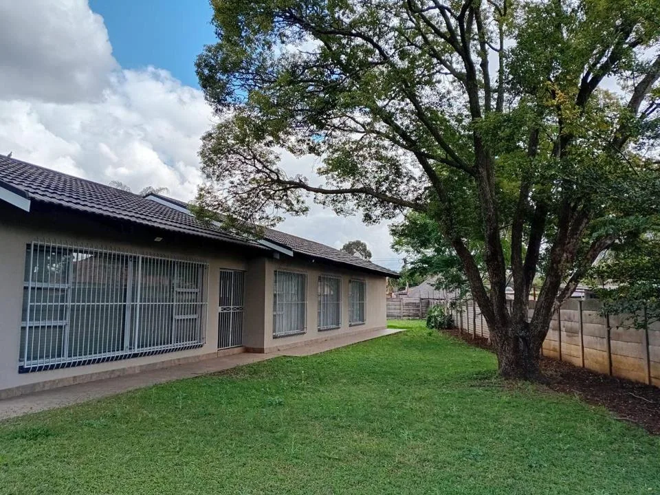 3 Bedroom House to rent in East Lynne