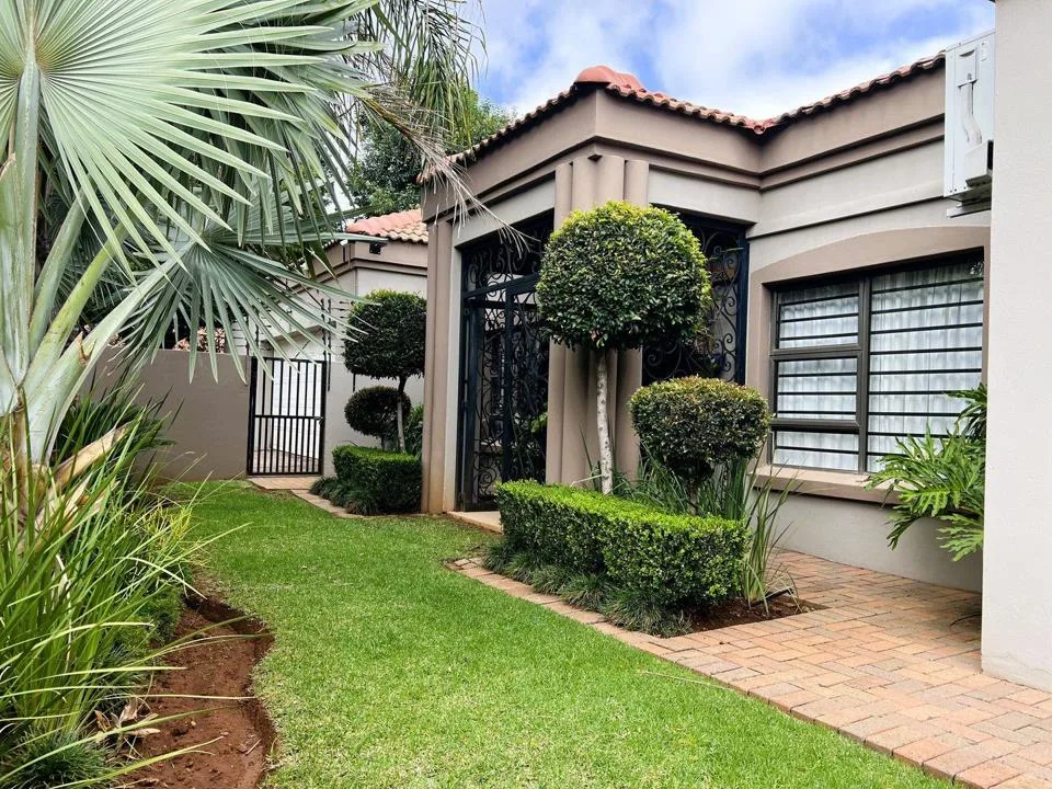 3 Bedroom Townhouse for sale in Wilkoppies