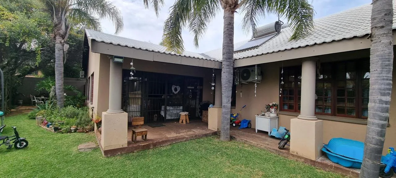 3 Bedroom House for sale in Ifafi