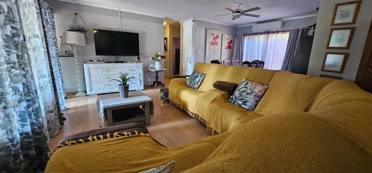 3 Bedroom Townhouse for sale in Safari Gardens