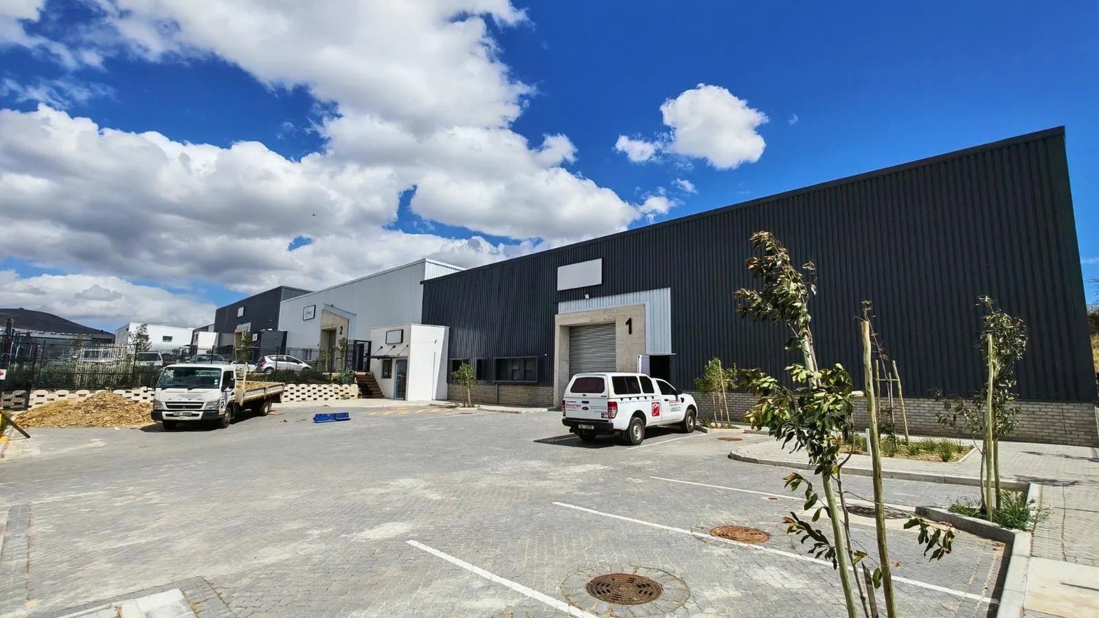 977 m² Industrial space in Milnerton Central