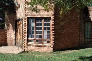 4 Bedroom House for sale in Waterkloof AH