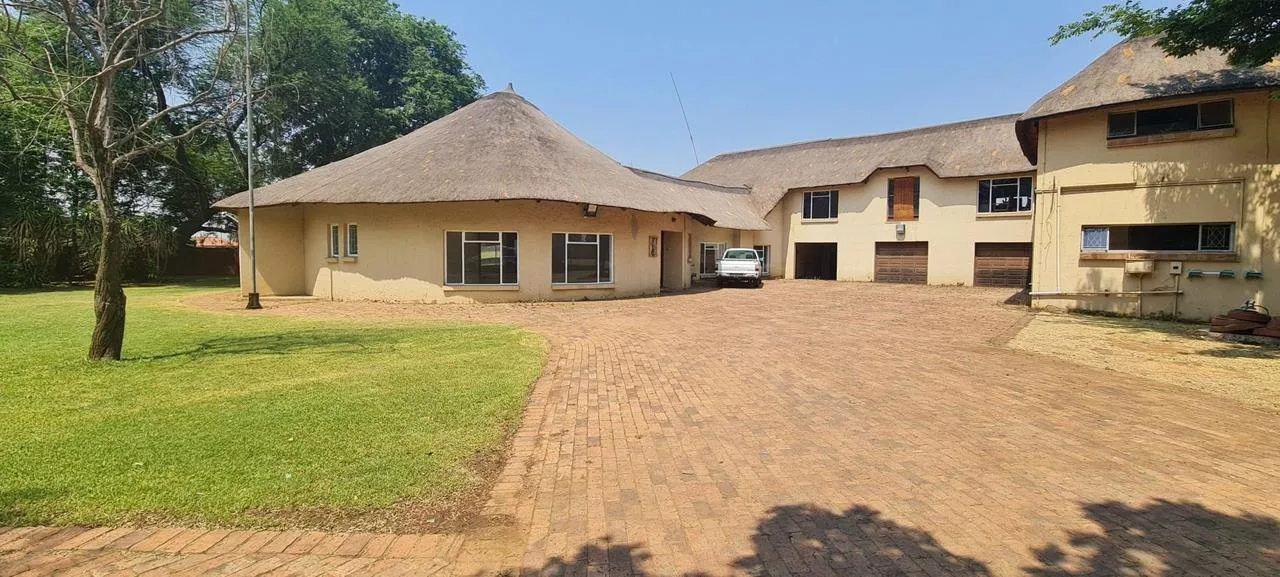 4 Bedroom House to rent in Van Der Merwes Kroon