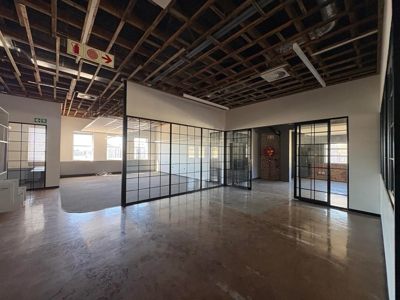 1 616 m² Commercial space in Woodstock