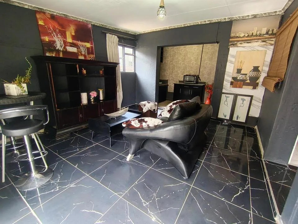 1 Bedroom House to rent in Silver Lakes Golf Estate
