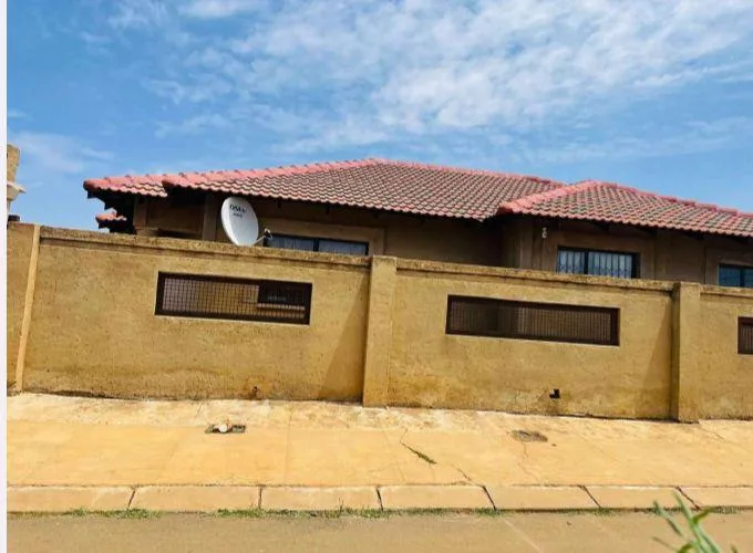 3 Bedroom House for sale in Orange Farm