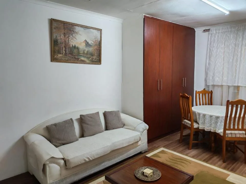 1 Bedroom House to rent in Birchleigh North