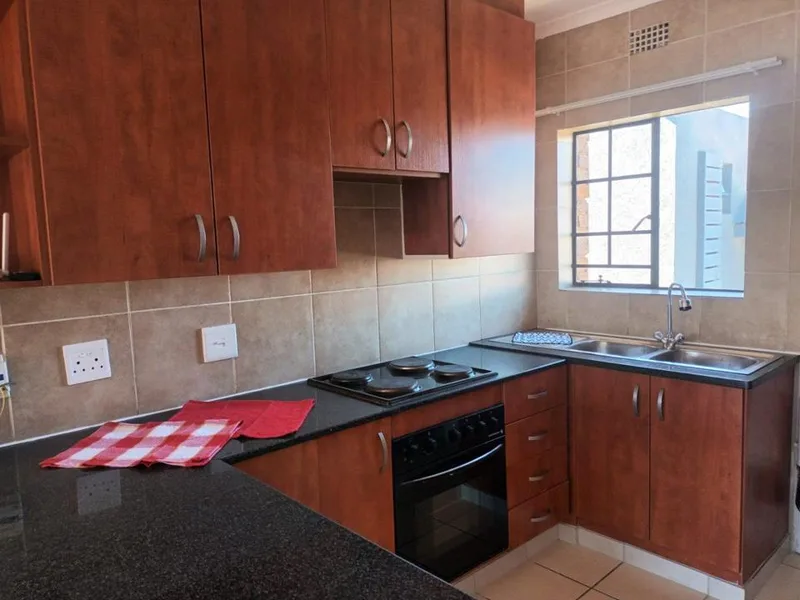 2 Bedroom Apartment / flat to rent in Sonneveld