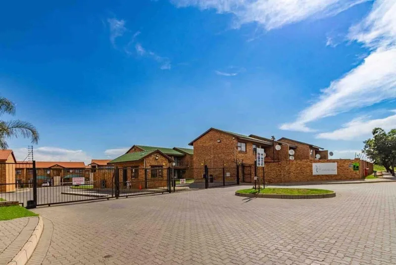 3 Bedroom Apartment / flat to rent in Witfield