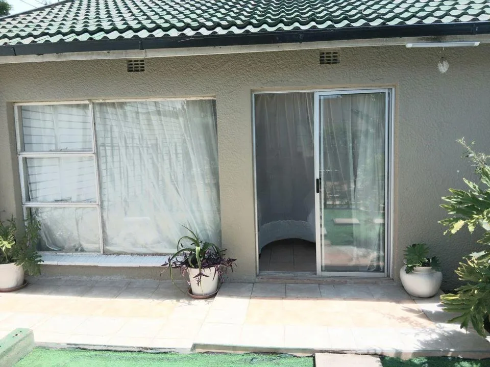 House to rent in Mayfield Park