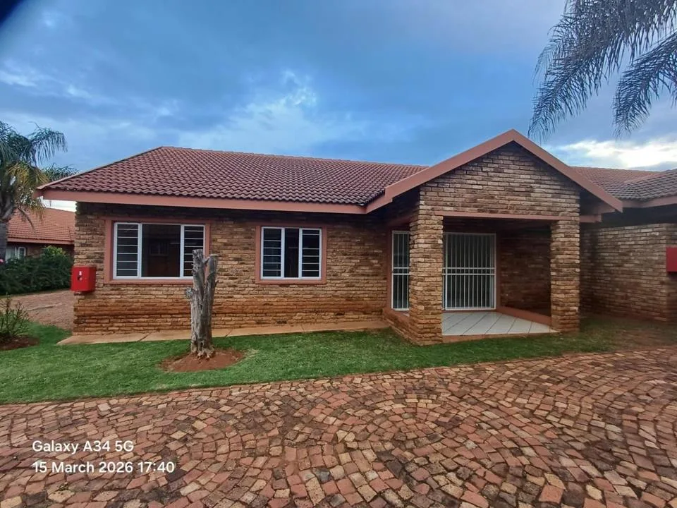 3 Bedroom Townhouse for sale in Doringkruin